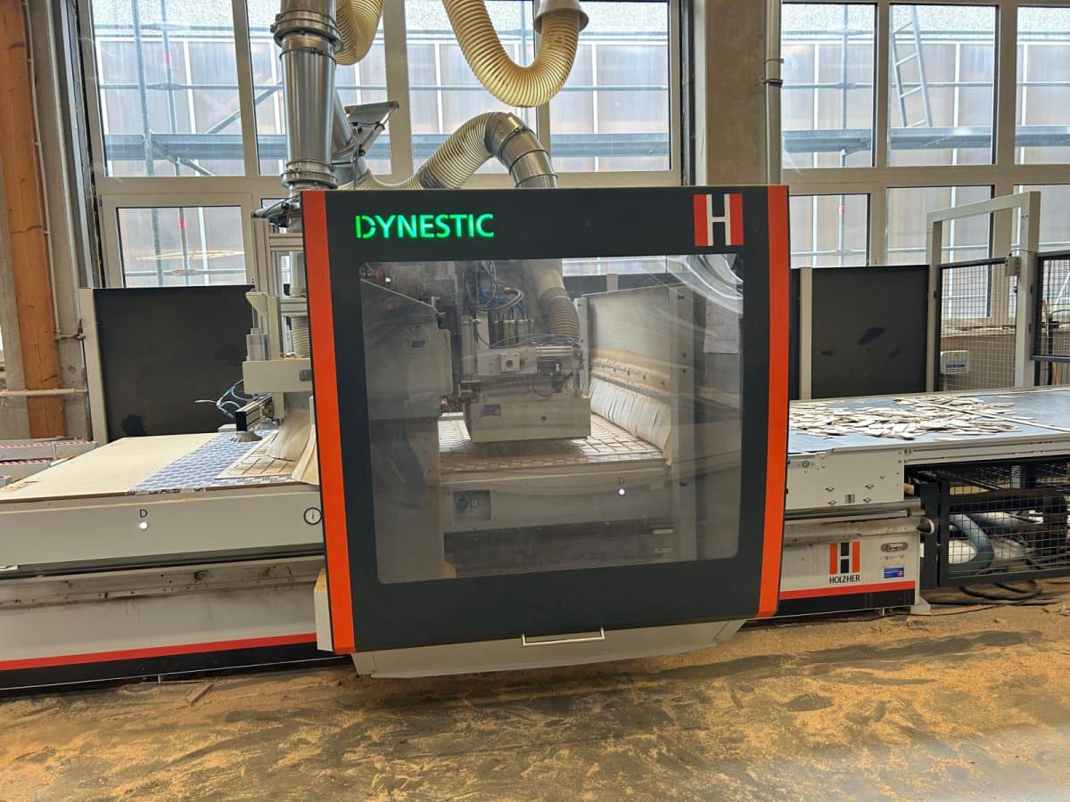 Bild von CNC-Bearbeitungszentrum