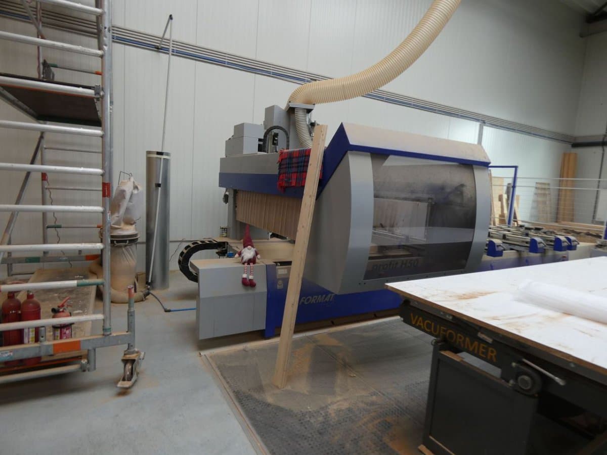 Bild von 5-Achs-CNC-Bearbeitungszentrum