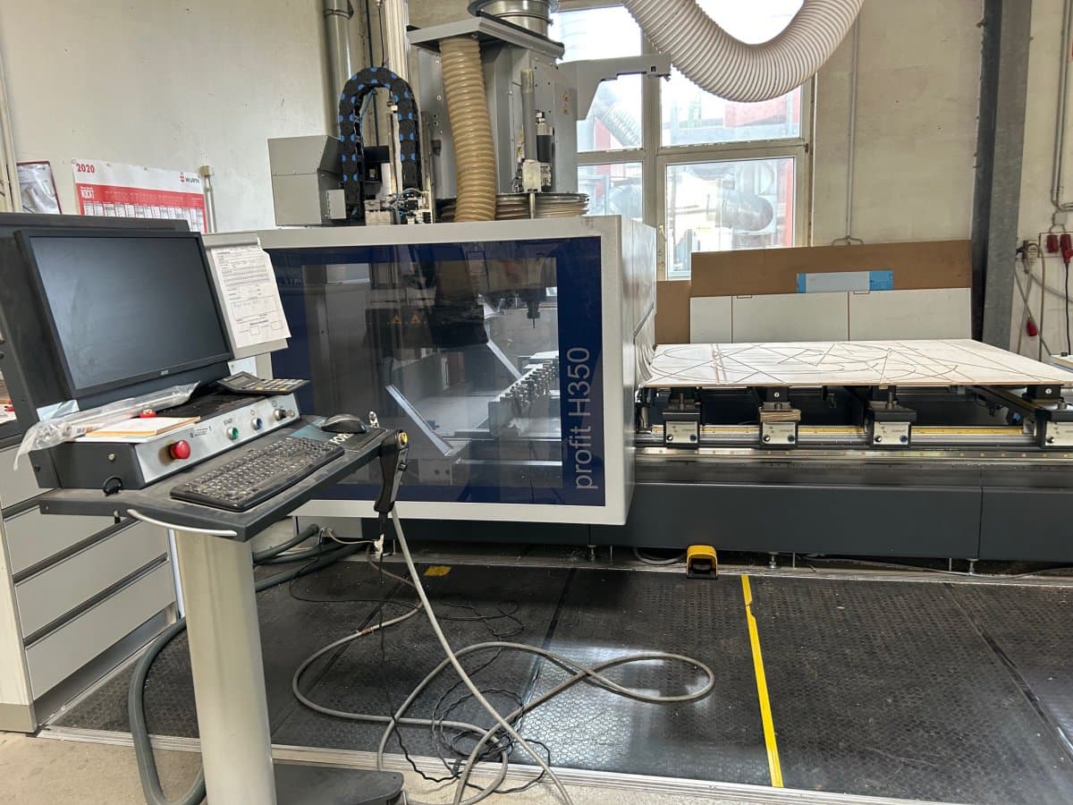 Bild von 5-Achs-CNC-Bearbeitungszentrum